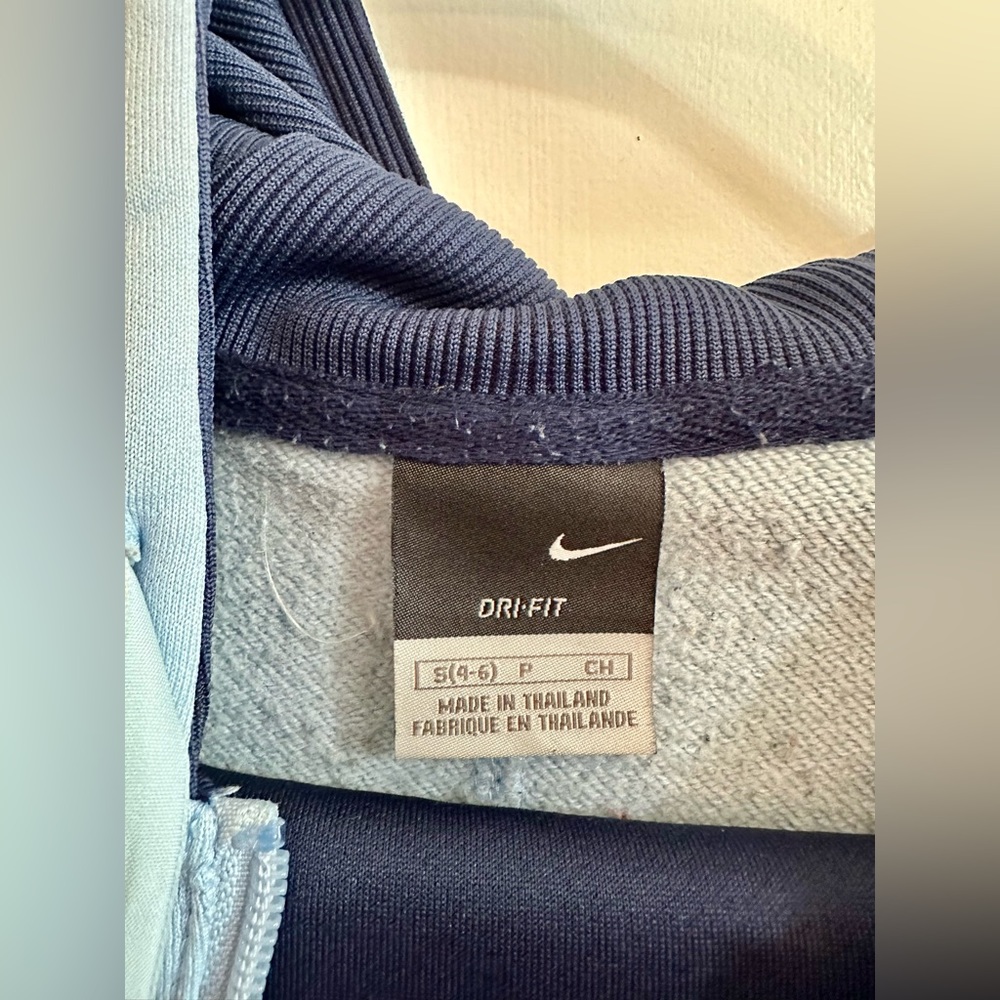 Nike Work Out Set - Picture 3 of 10